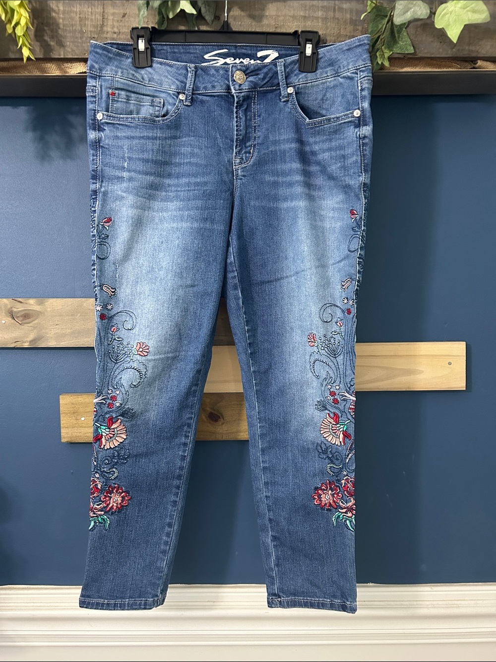 Seven7 Embroidered Distressed Ankle Skinny Cropped Jeans 12 EUC